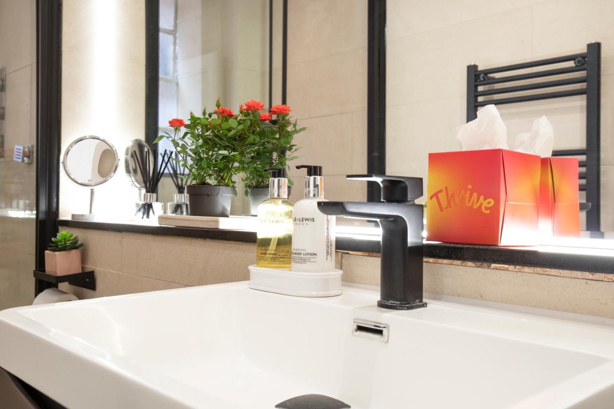 Modern Quiet 1 Bed Flat -Mayfair London Bagian luar foto